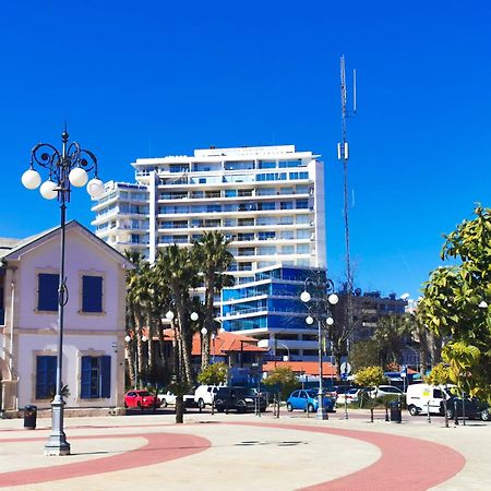 Paradise Palms Seaview Apartment Larnaca Bagian luar foto
