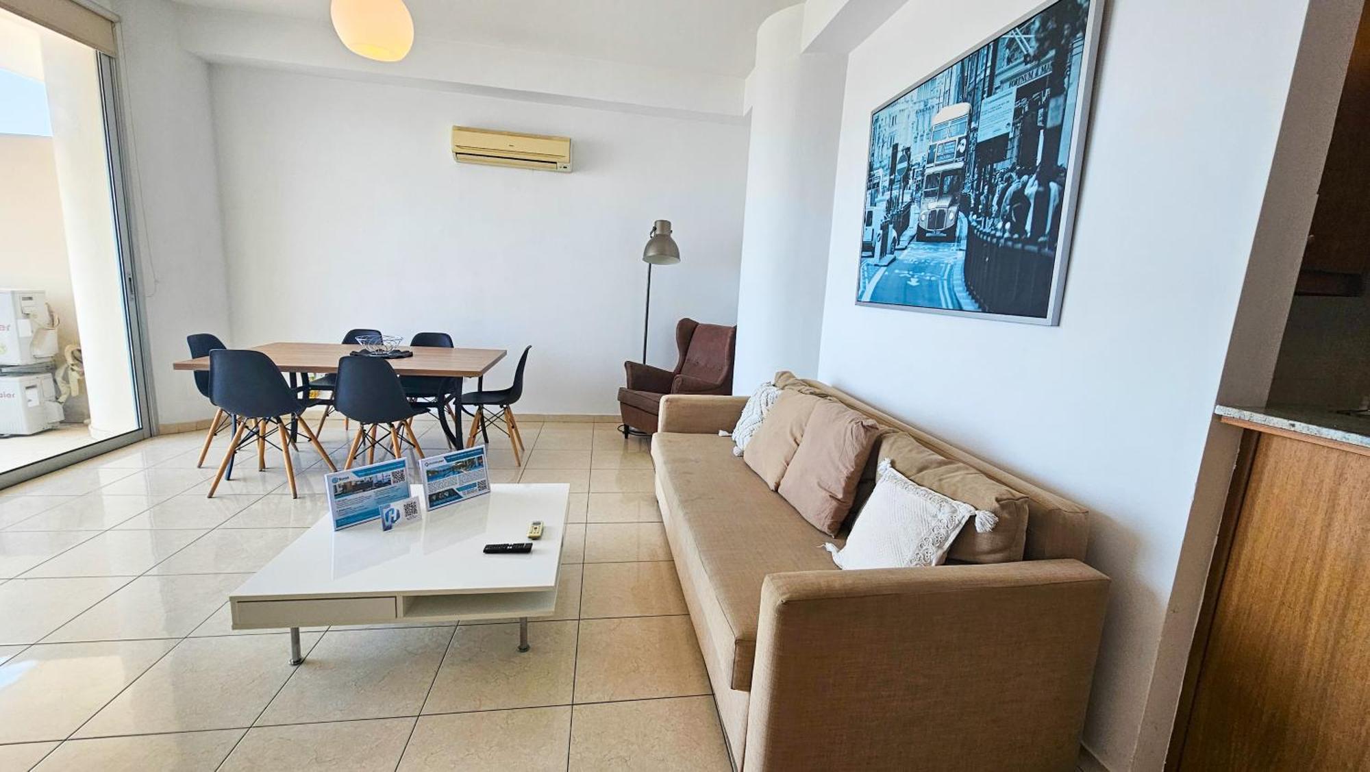 Paradise Palms Seaview Apartment Larnaca Bagian luar foto
